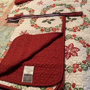 Holiday bedding